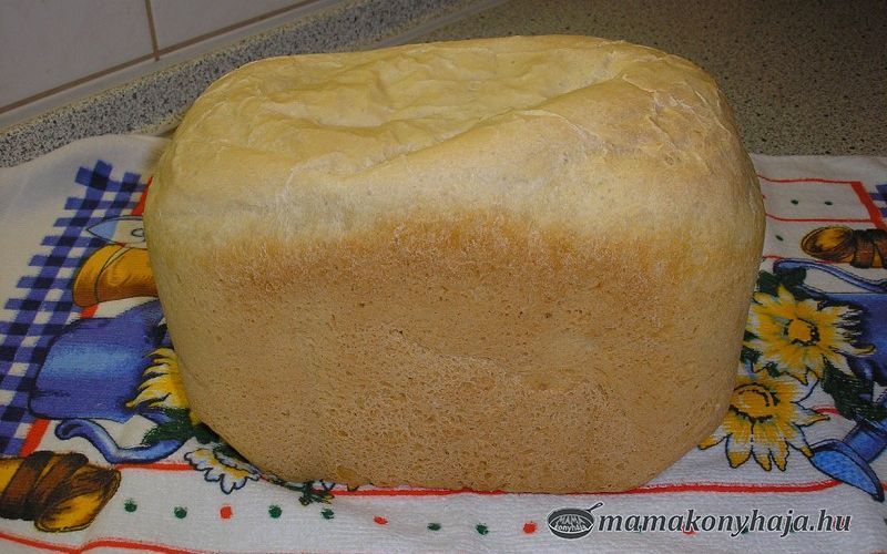 Fehér kenyér (gépben sütve)